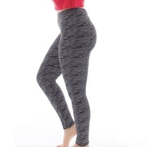 Just Cozy leggings NWT black & white dots M/L